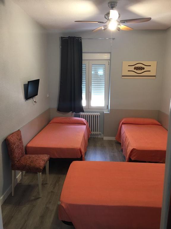 Triple Room with Private Bathroom,546813138:JPEG